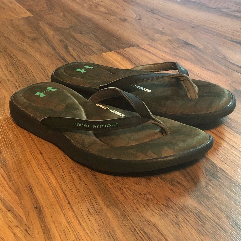 Green Under Armour 4D foam flip flops, USA 9